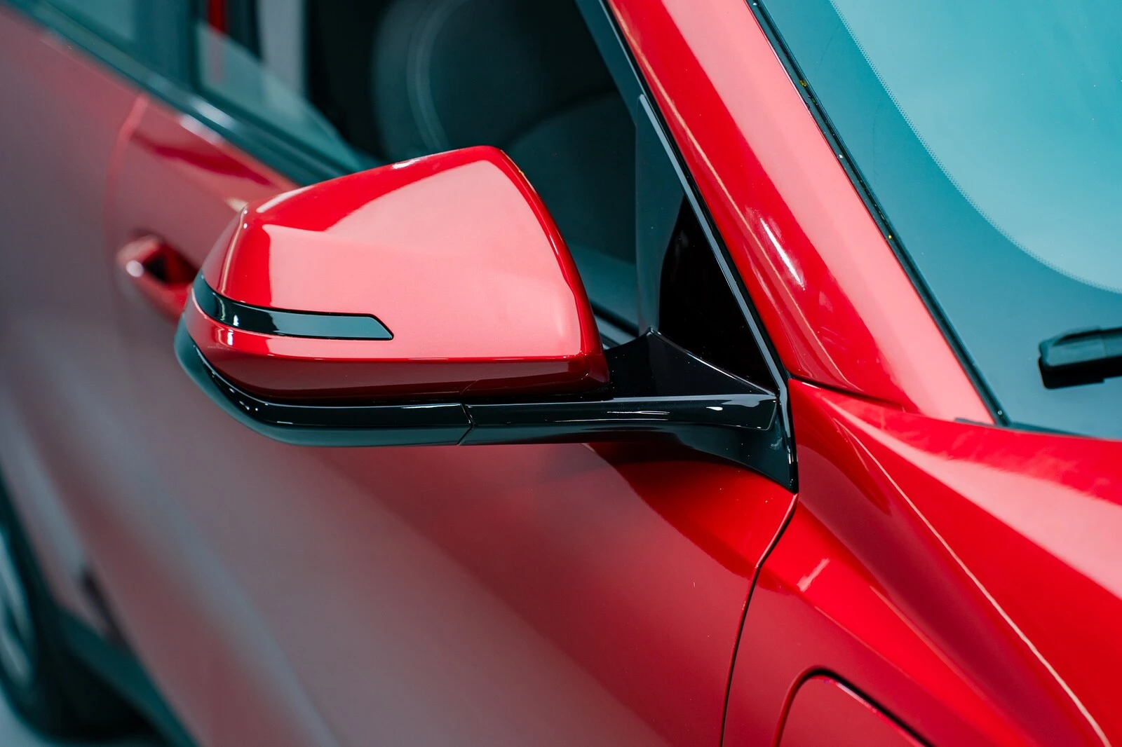 Limo Green trang bị gương chiếu hậu chỉ có chức năng chỉnh điện