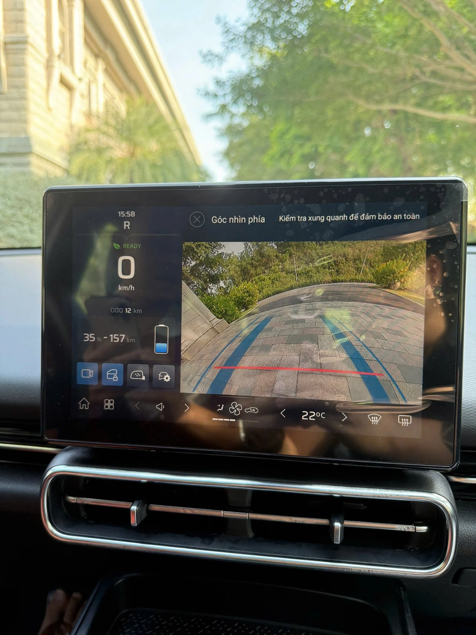 Màn hình cảm ứng trung tâm kích thước 10.1 inch