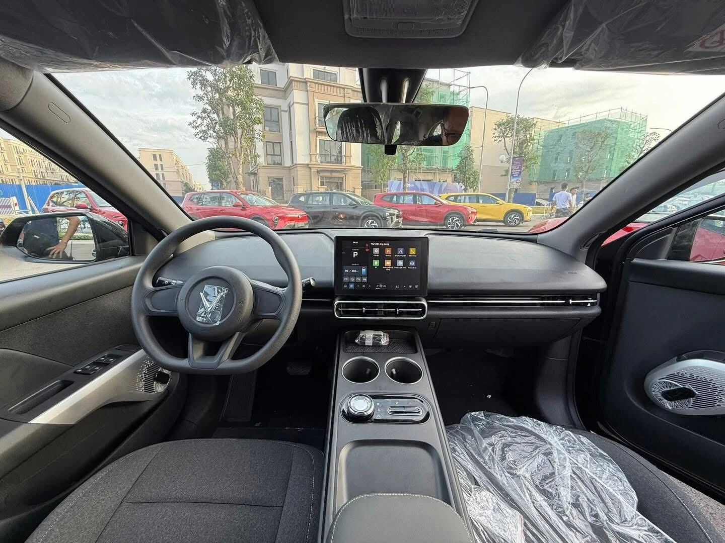 Nội thất rộng rãi, tiên nghi hơn ở mẫu xe MPV 7 chỗ Limo Green