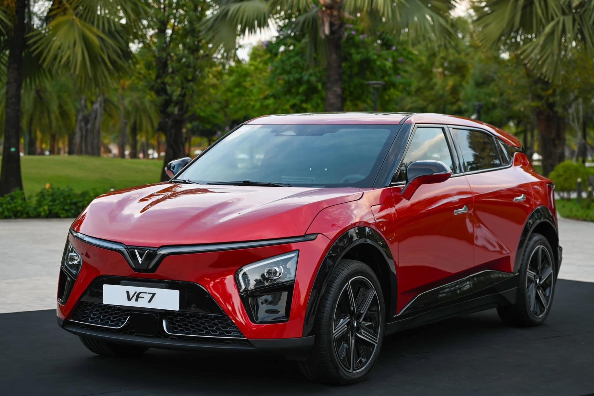 VinFast dừng bán xe điện thuê pin